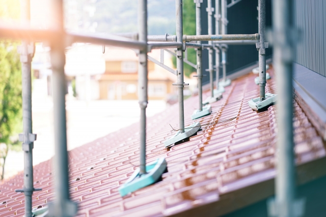 屋根修理で必要な足場の相場や単価はいくら?種類も解説 | お役立ち情報